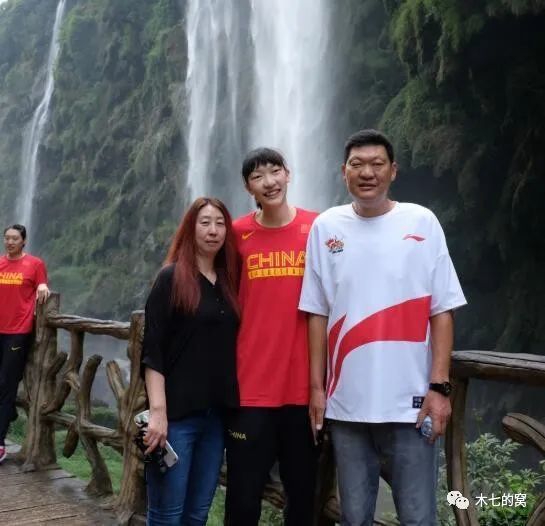 少妇篠崎爱丰满嫩模写真